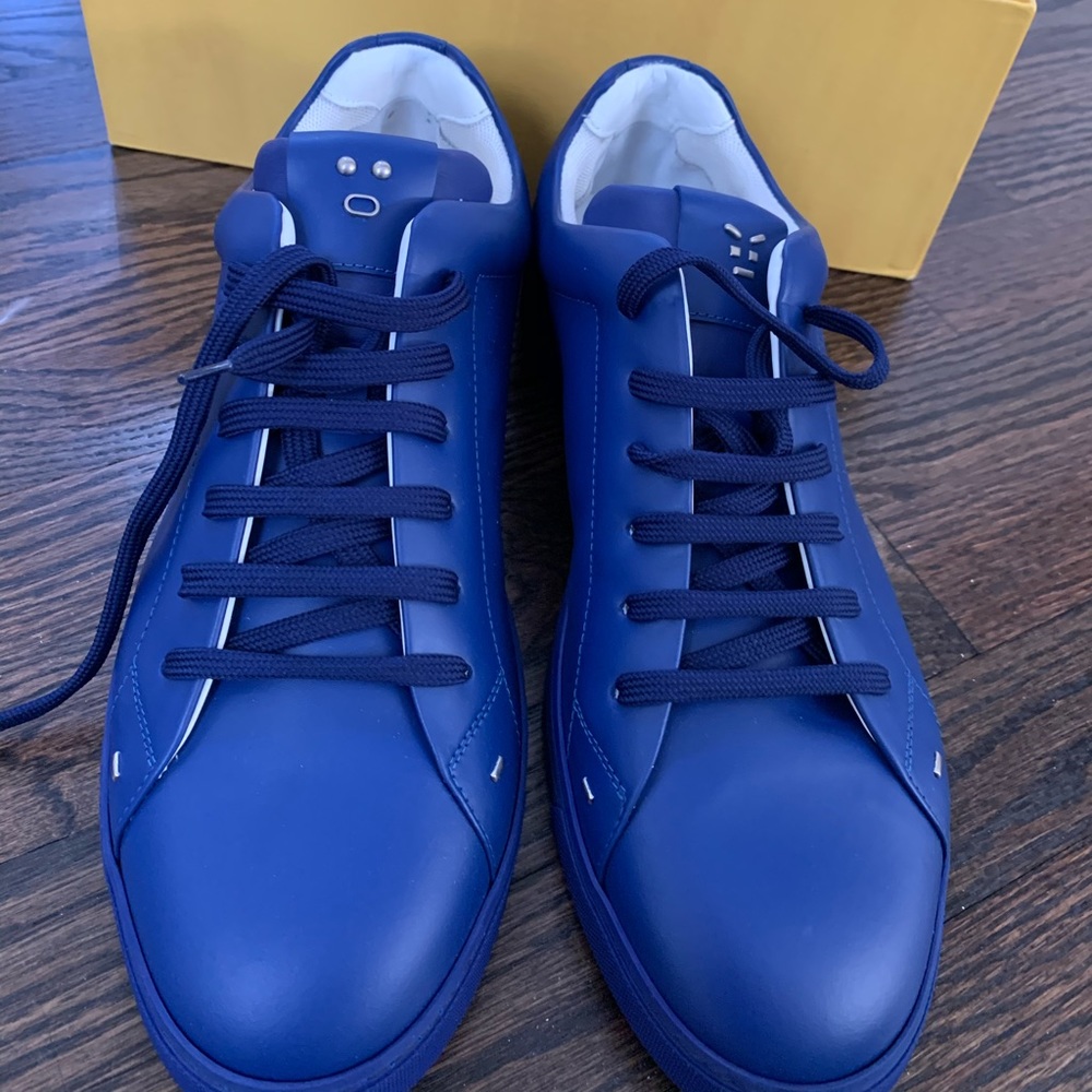 Fendi low top leather blue sneakers